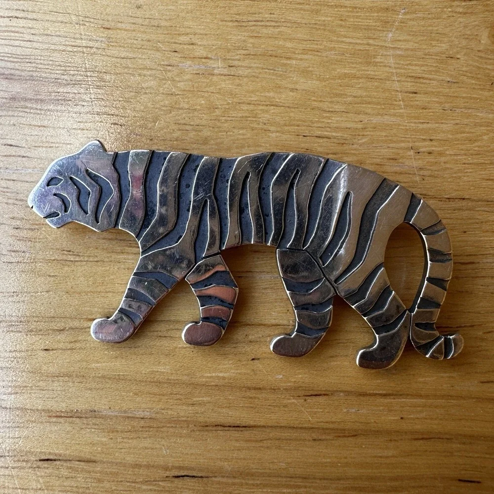 VTG James Avery Tiger Brooch Pin 2.25 Inch Retired Box 925 Sterling 15.8 grams‎